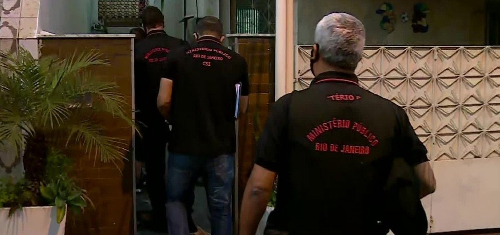 Polícia do Rio cumpre mandado de busca e apreensão em casa ligada a Jair Bolsonaro