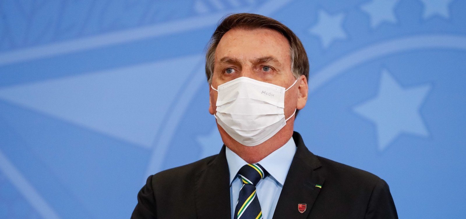 Bolsonaro fala de 'cerco jurídico' e avalia reação à prisão de Queiroz