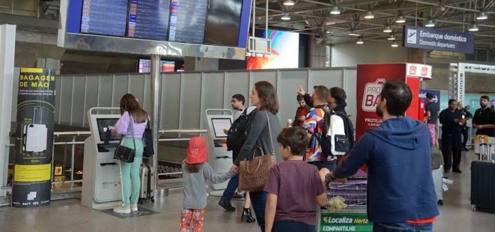 Governo estende por mais 15 dias restrição para entrada de estrangeiros no Brasil