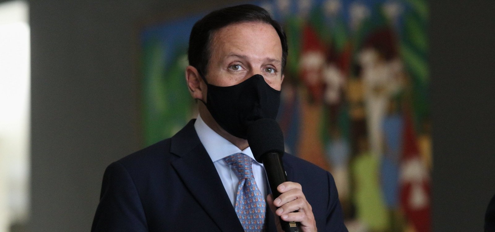 Doria critica 'campanha' Bolsonaro e diz: 'Golpe militar, aqui não'