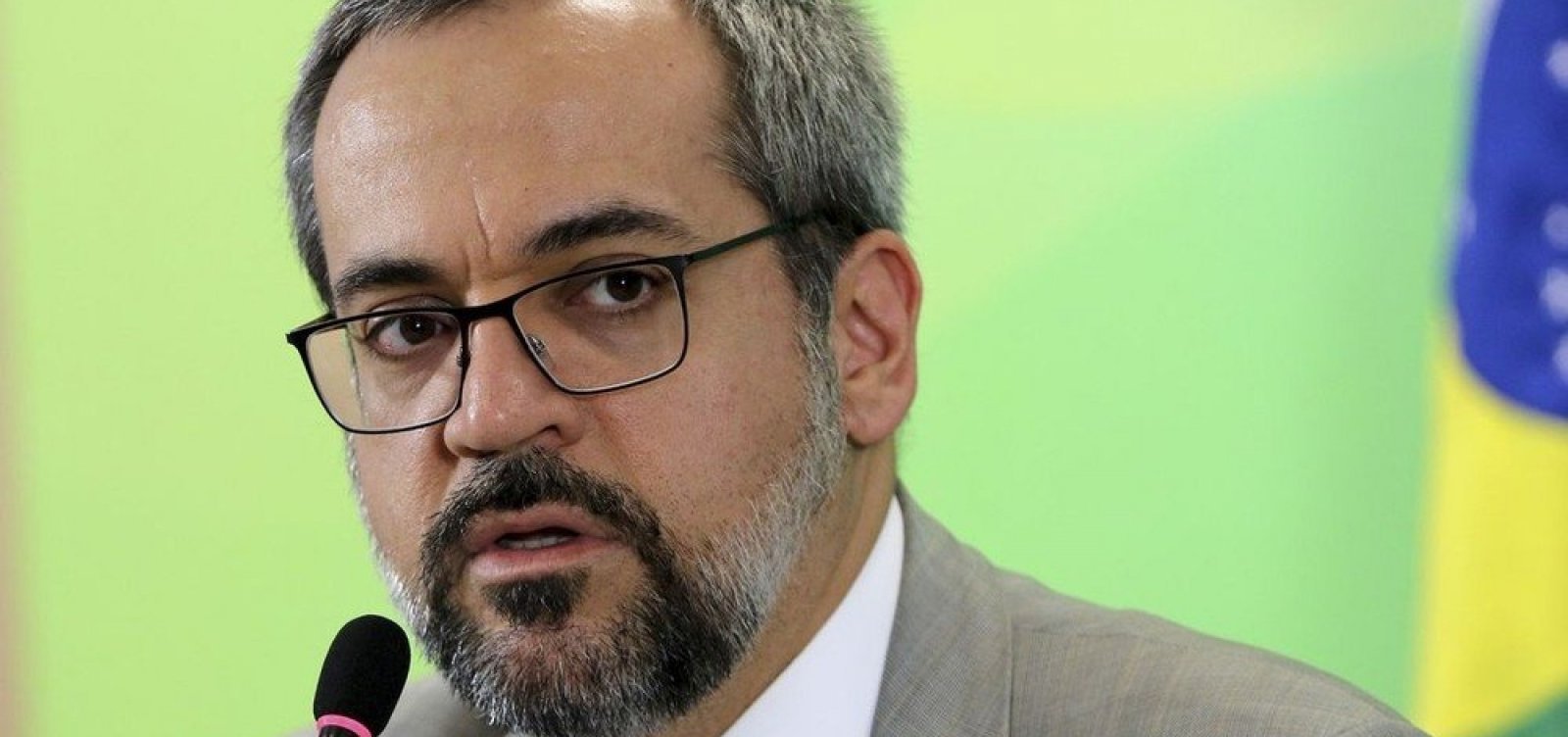Weintraub agradece pessoas que o 'ajudaram a chegar em segurança aos EUA'