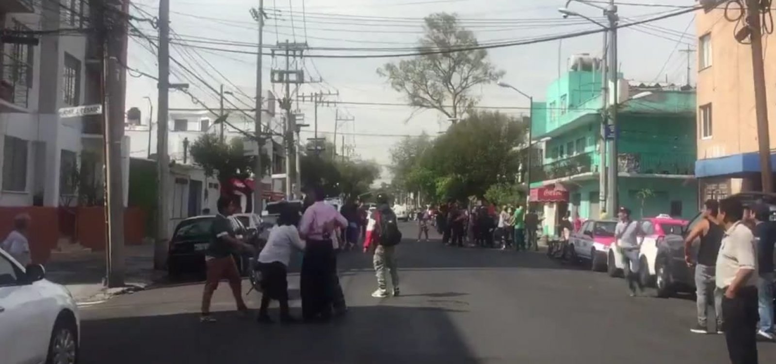 Após terremoto de magnitude 7,5 atingir México, EUA emitem alerta de tsunami