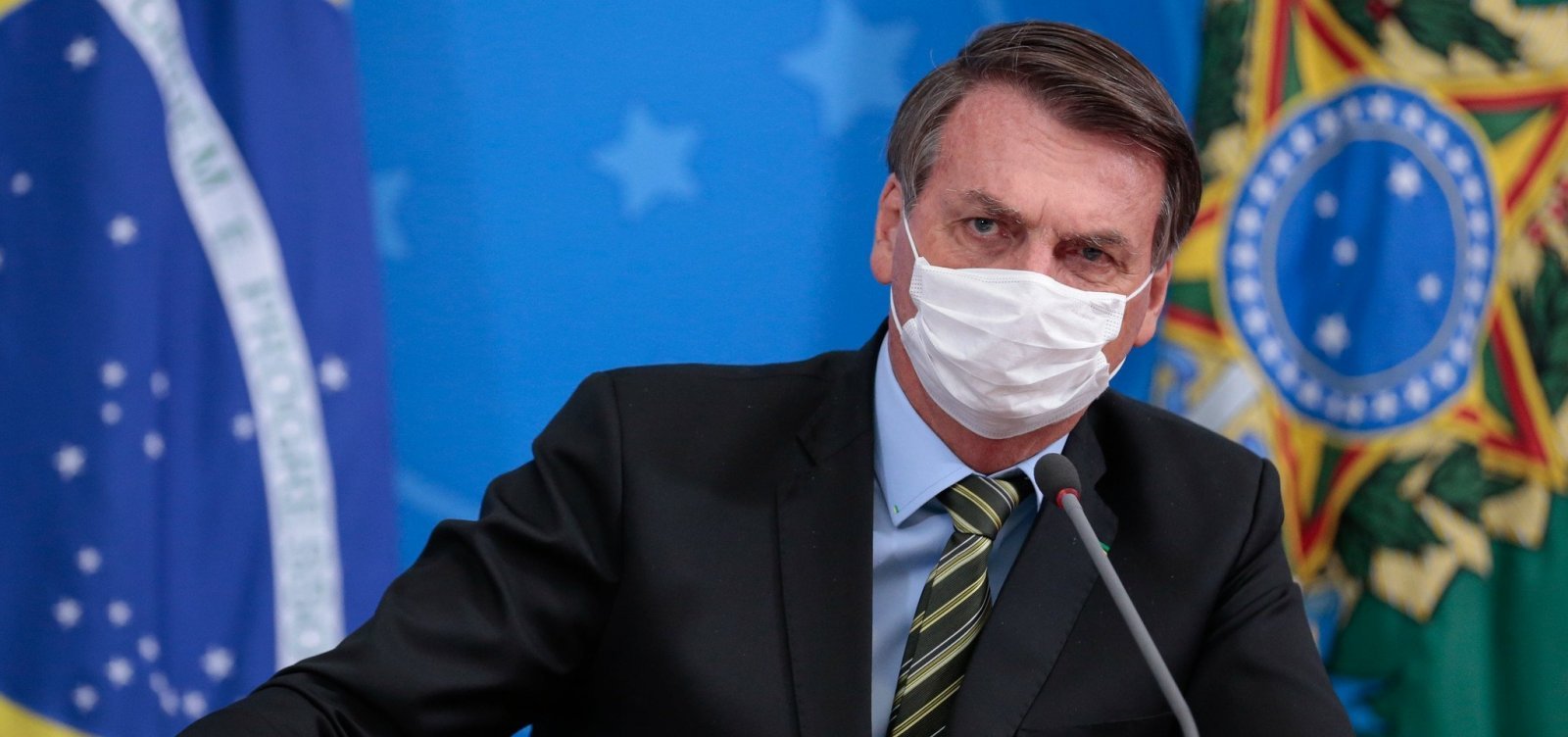 AGU vai recorrer de decisão que obriga Bolsonaro a usar máscaras