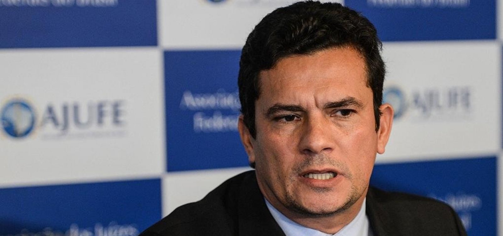 Convite a Moro para comício virtual racha movimento com partidos de esquerda