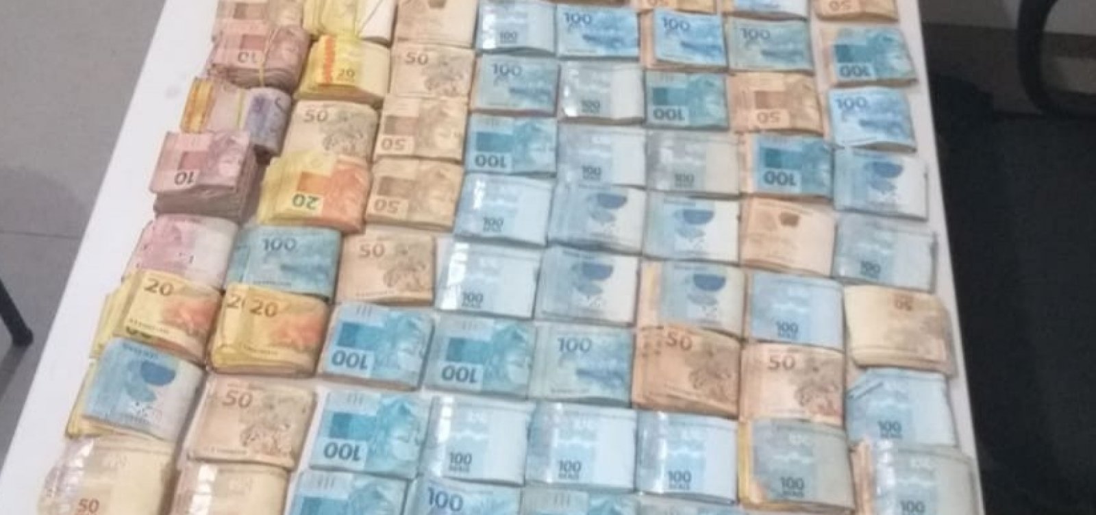Homem é flagrado em rodovia com R$ 110 mil e diz não saber a procedência do dinheiro