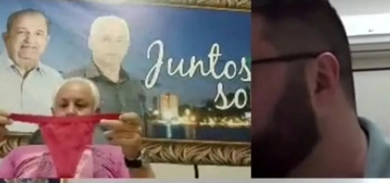 Vereador é flagrado cheirando calcinha durante sessão; veja vídeo