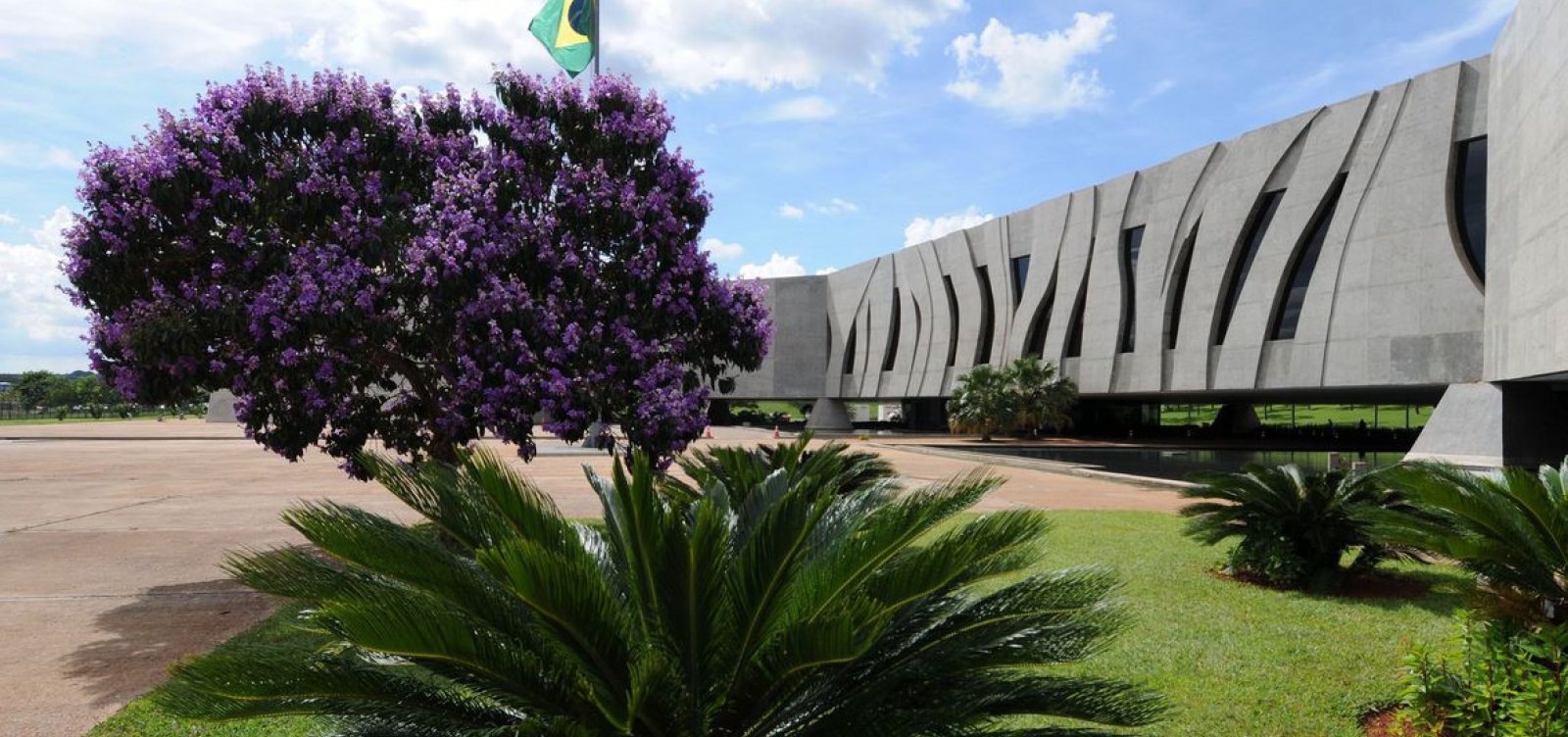 STJ decide que trabalhador com doença grave não tem isenção de Imposto de Renda