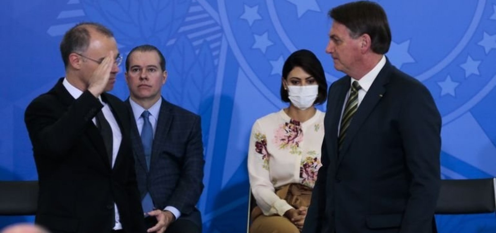 ‘Esperamos que seja por escrito’, diz Mendonça sobre depoimento de Bolsonaro à PF