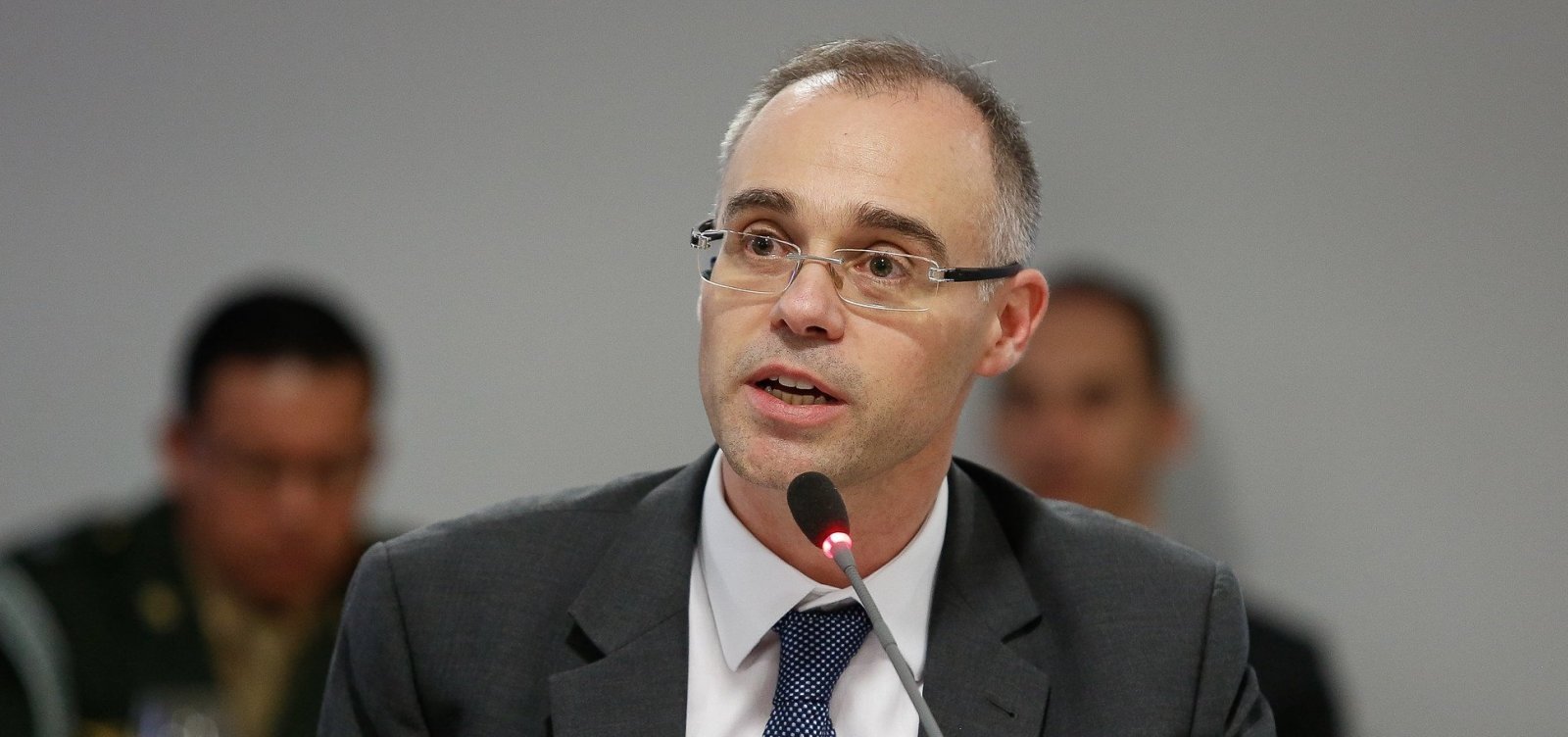 Ministro da Justiça diz que governo não interfere na PF, mas cobra resultados