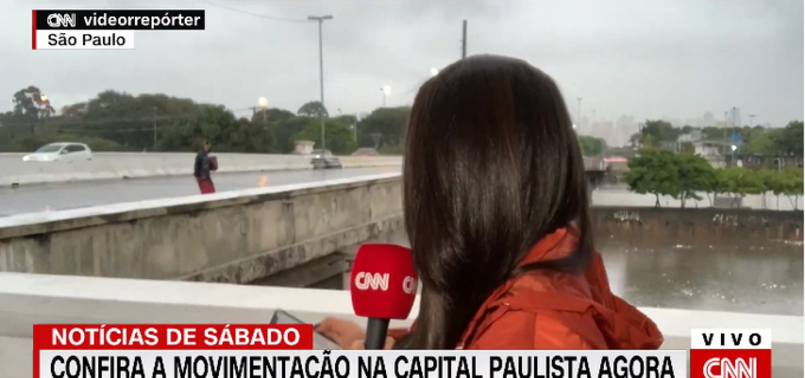 Repórter da CNN Brasil é assaltada ao vivo; veja vídeo