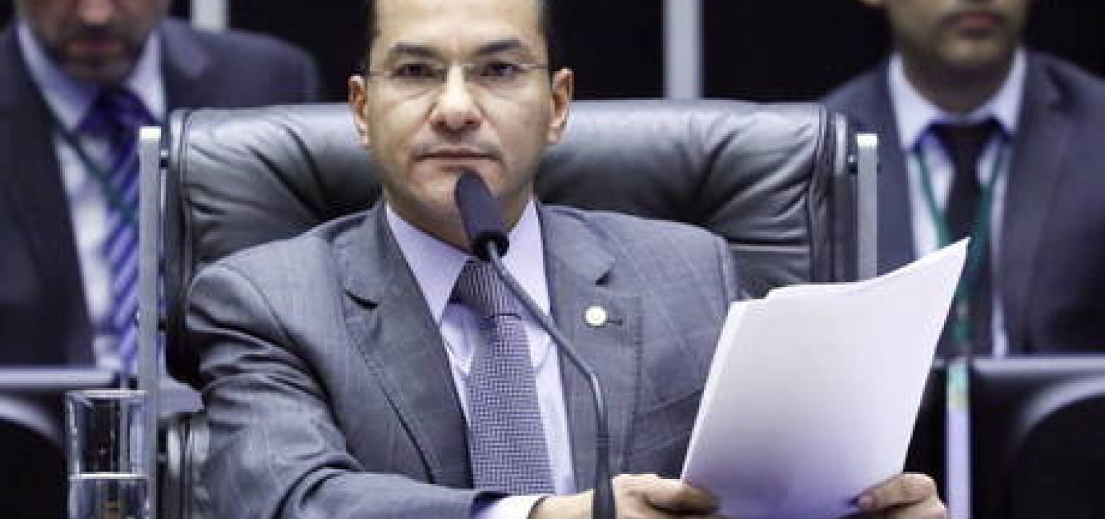 Após contrapartidas, líderes do Centrão admitem adiar eleição