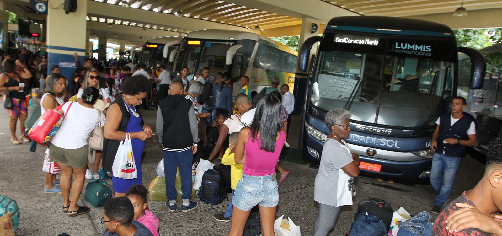 Mais sete municípios têm transporte suspenso na Bahia; total chega a 348
