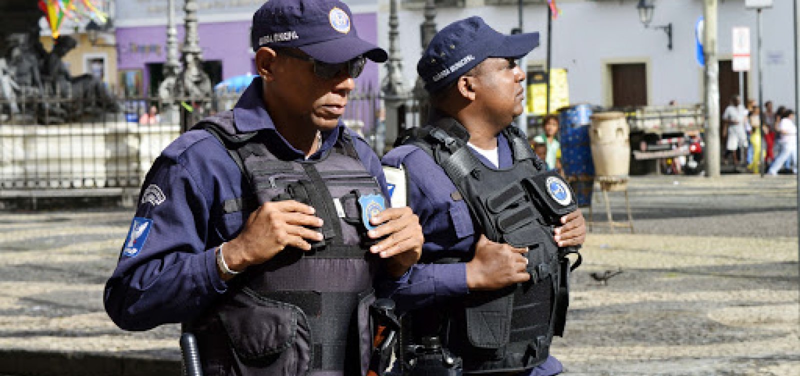 PRF doa 200 pistolas Taurus e 20 mil munições para Guarda Municipal de Salvador