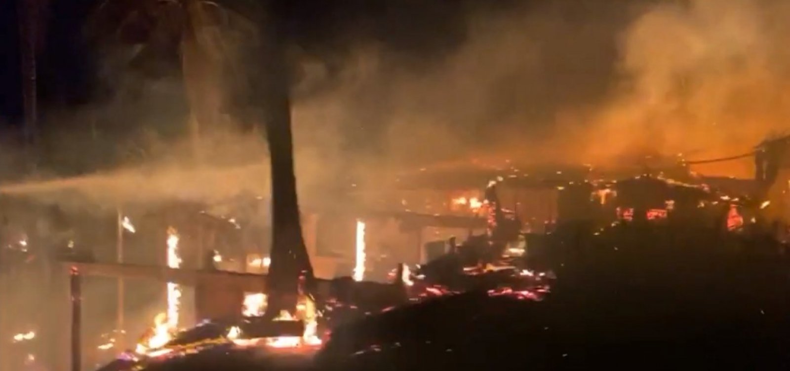 Incêndio destrói restaurante em Trancoso e atinge vegetação