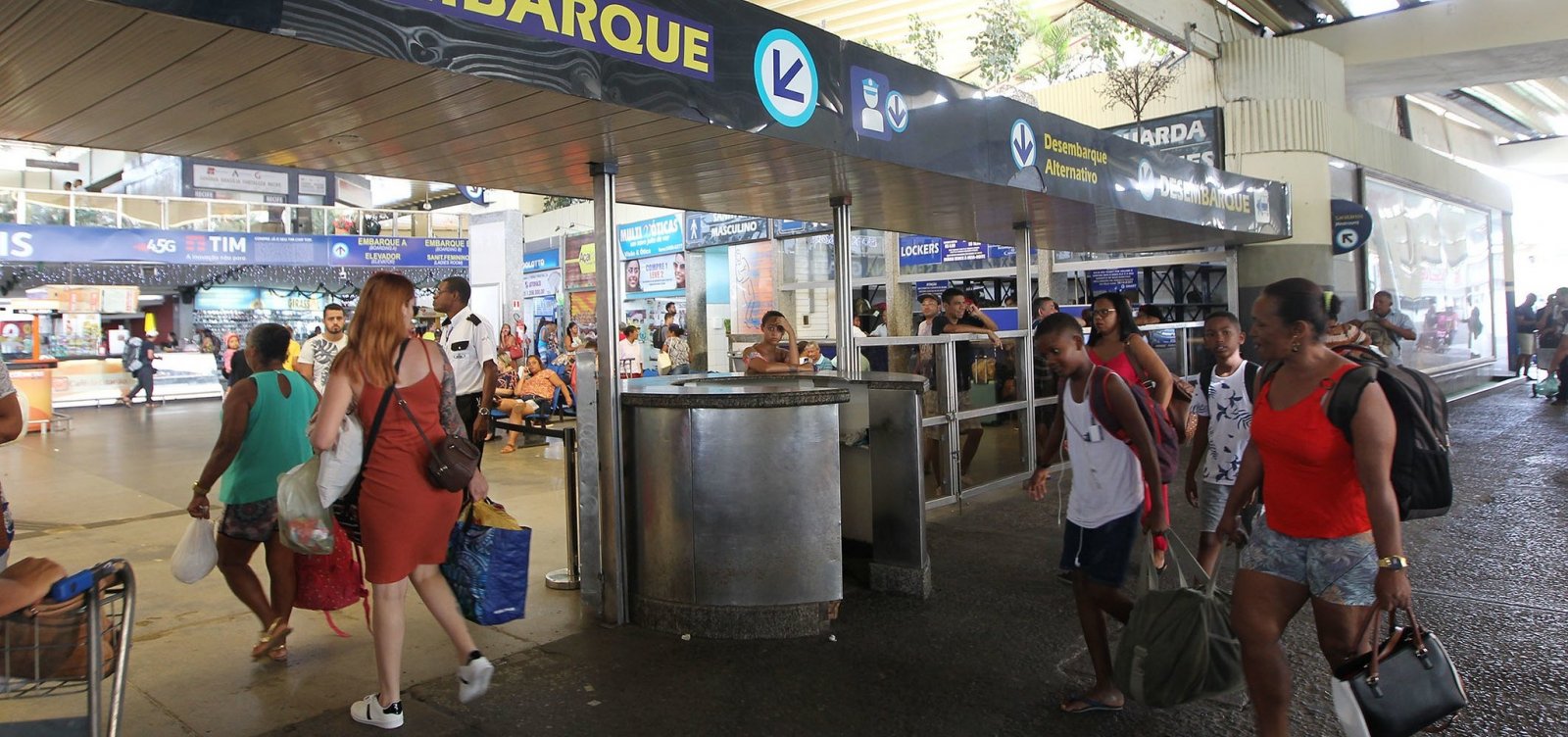 Mais quatro cidades têm transporte suspenso na Bahia; total chega a 378