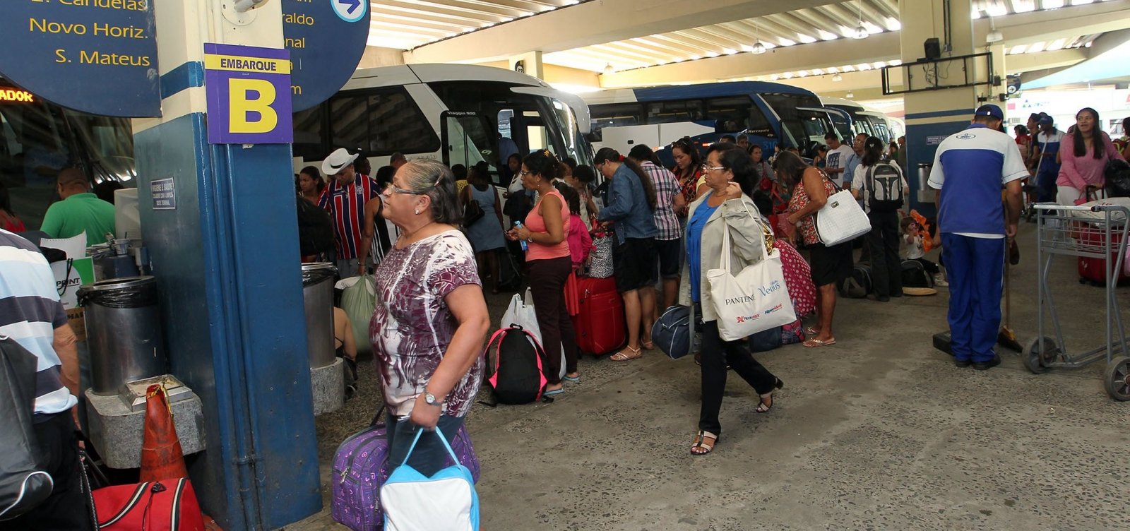Bahia tem mais quatro cidades com transporte suspenso; total chega a 375