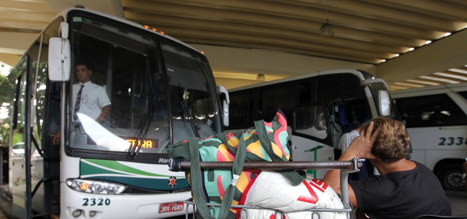 Bahia tem mais uma cidade com transporte suspenso; total chega a 390