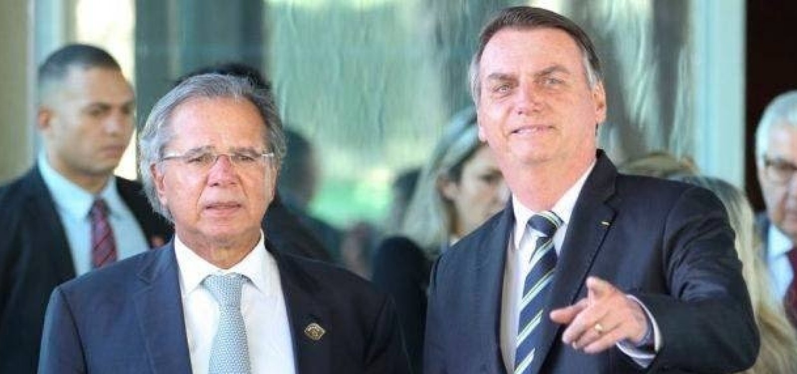 Jair Bolsonaro confirma aval para Paulo Guedes discutir nova CPMF