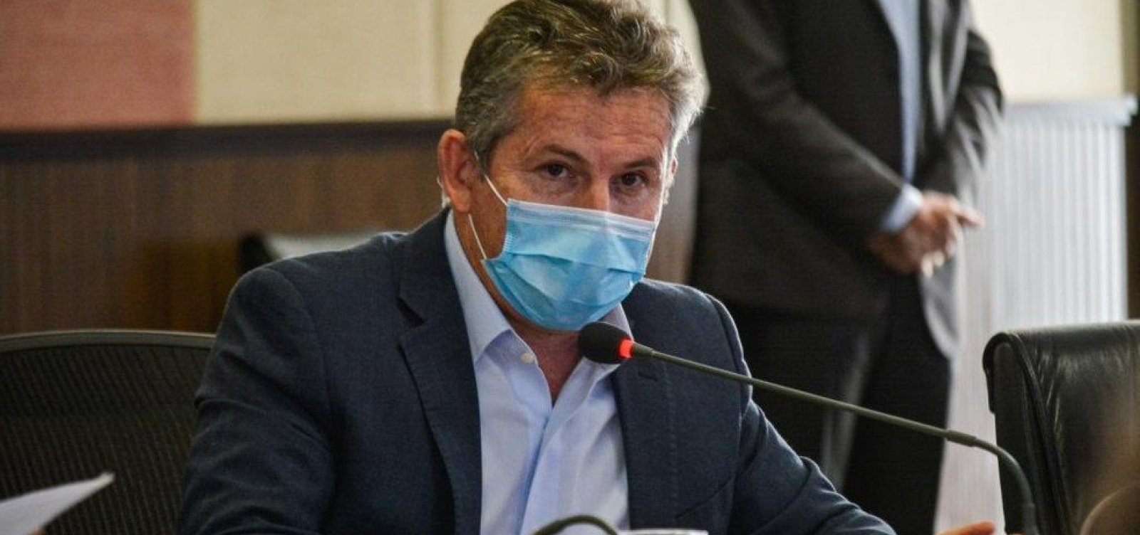 Governador do Mato Grosso é internado em SP com pneumonia