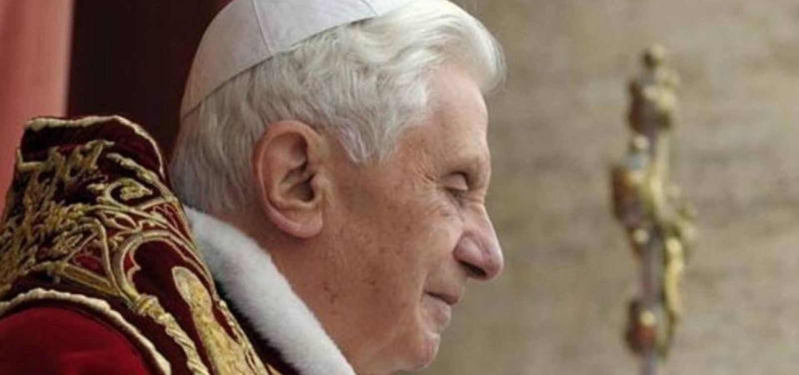 Saúde do papa emérito Bento XVI está ‘extremamente frágil’, diz artigo alemão