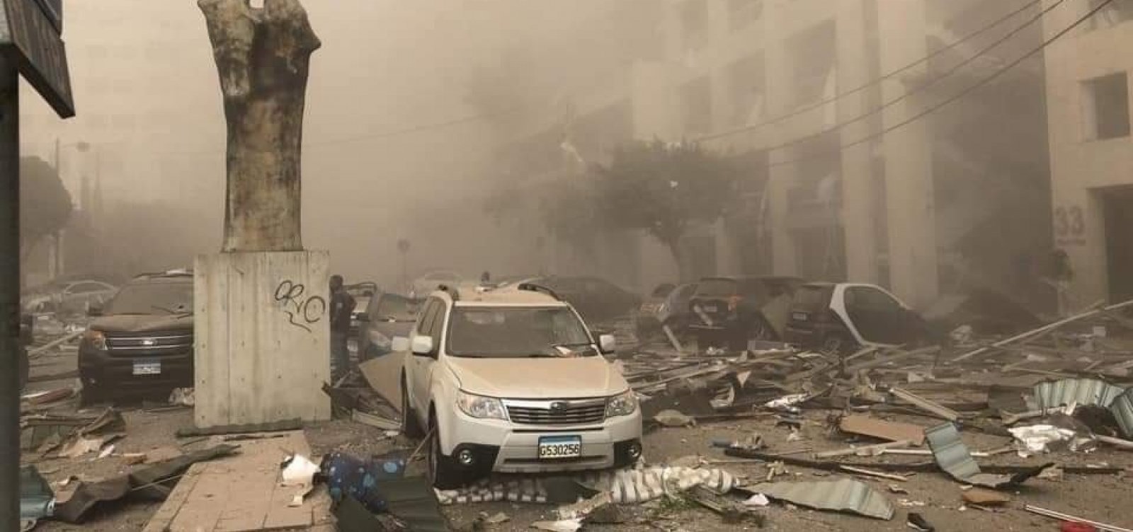 Explosão em Beirute deixa ao menos 10 mortos, dizem agências de notícias