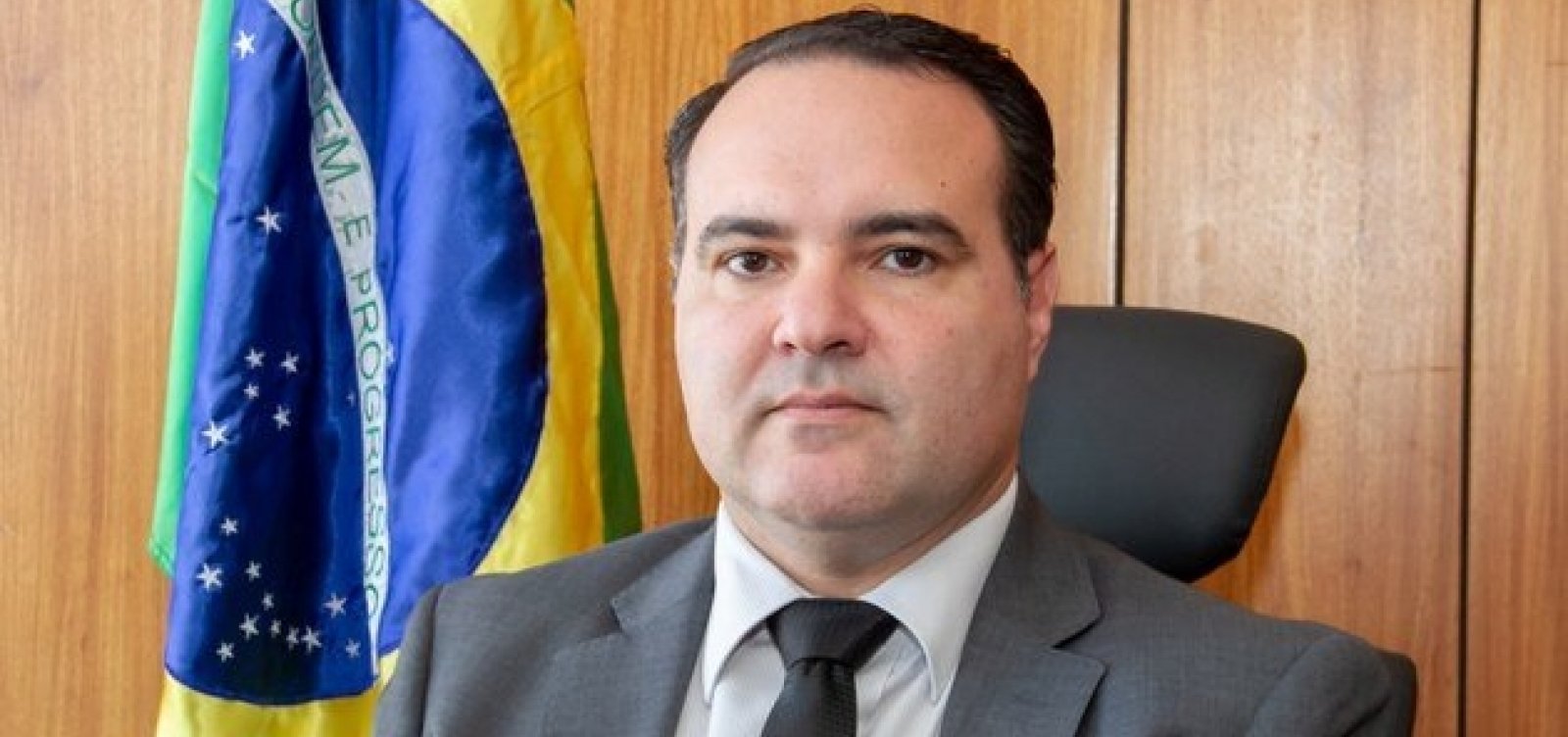Mais um ministro de Bolsonaro é diagnosticado com Covid-19
