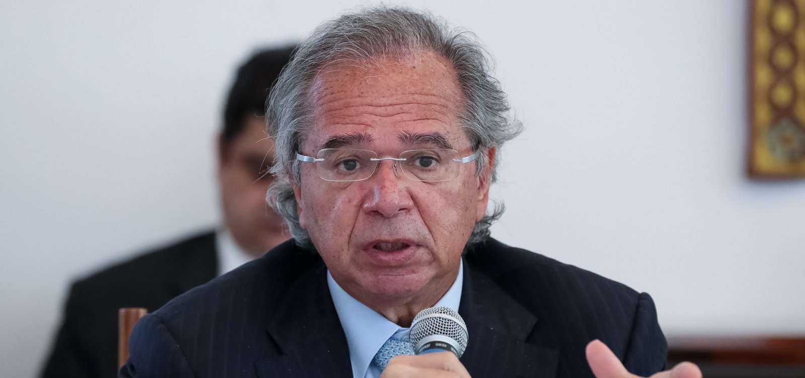 Governo Bolsonaro quer cortar alíquota máxima de IR para 23% a 25% e acabar com deduções médicas