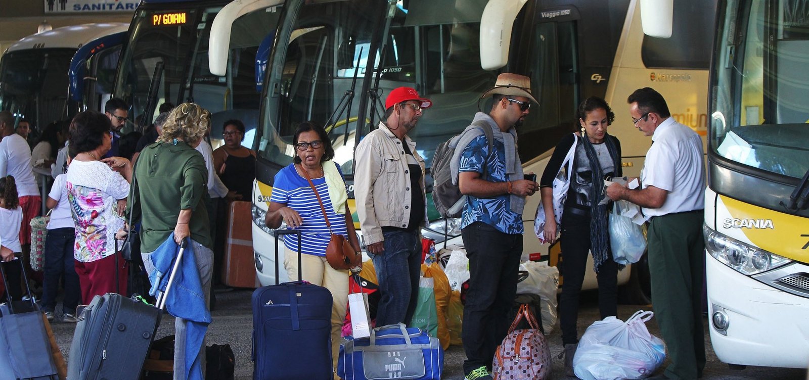 Bahia tem mais três municípios com transporte suspenso; total chega a 395