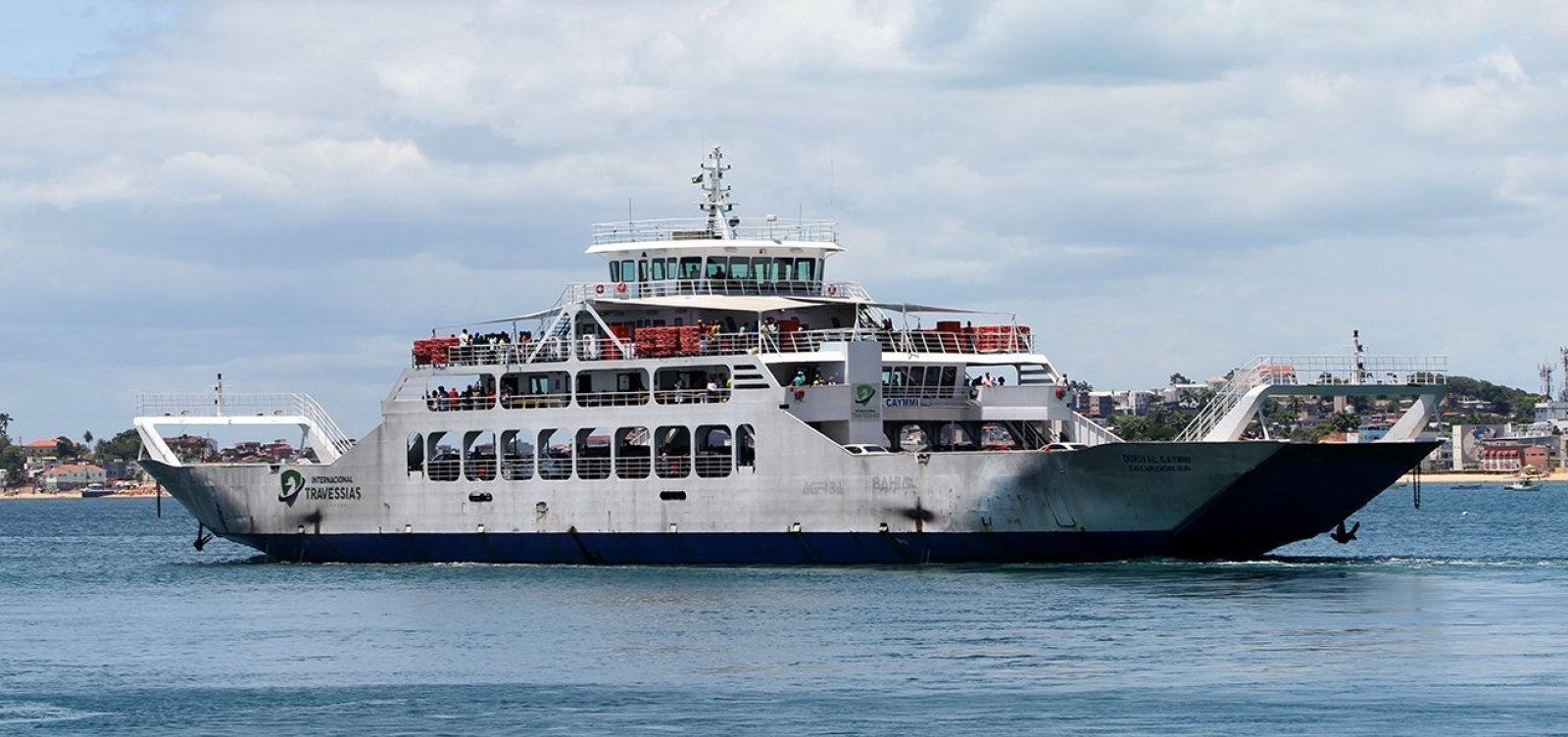 Ferry-boat volta a operar finais de semana; 1º dia registra movimento tranquilo