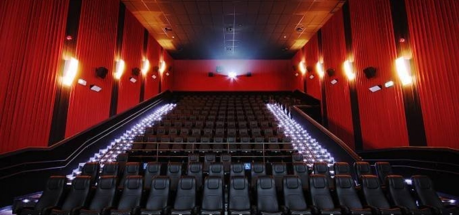 Prefeito diz que fase 3 pode ter início parcial; retorno de cinemas e clubes deve ser adiado