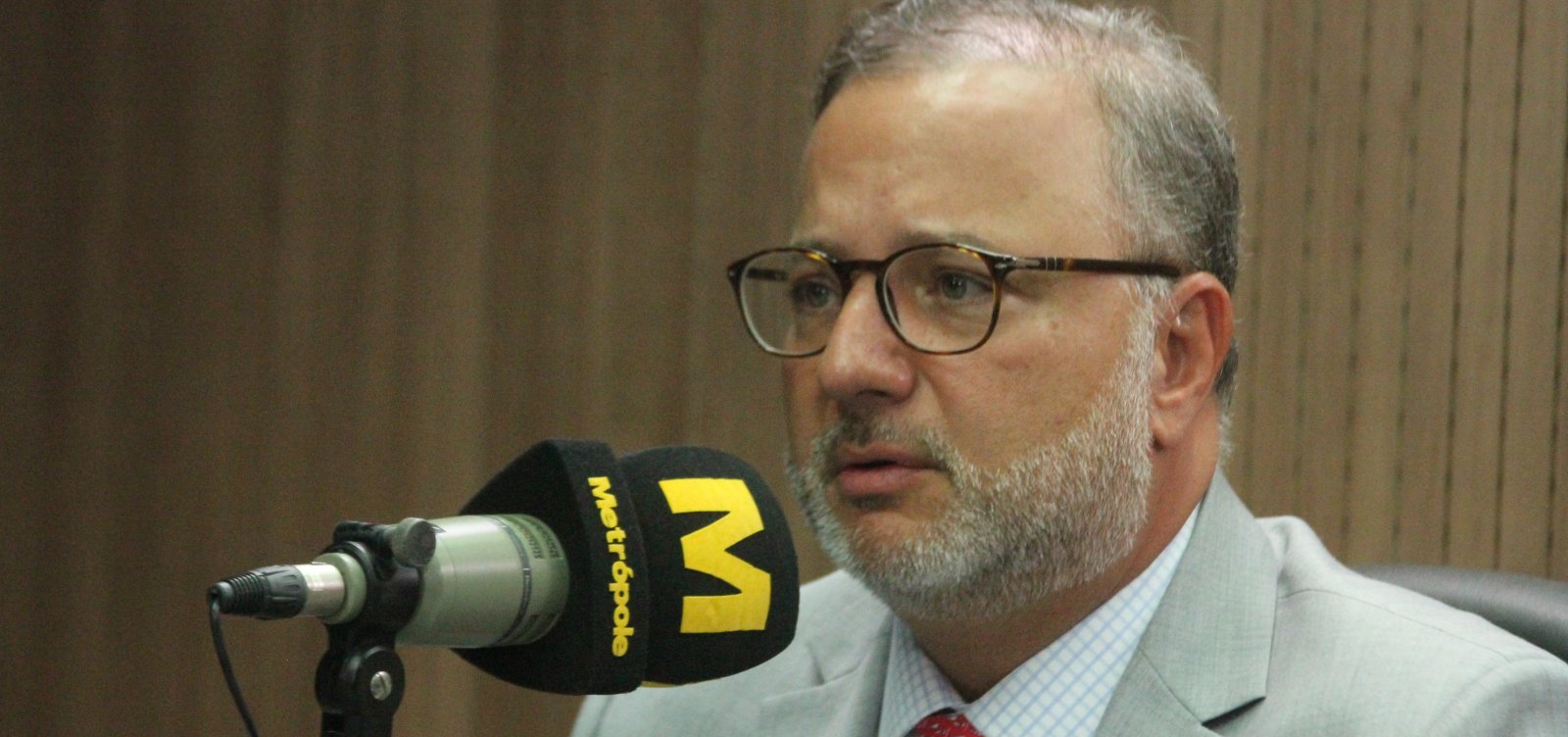 Secretário diz que alta de mortes diárias por Covid-19 na Bahia é resultado de notificações atrasadas