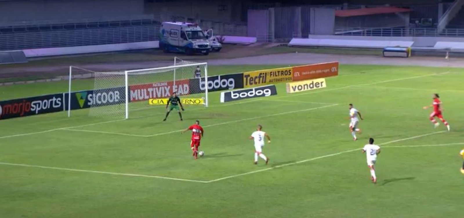 Vitória arranca empate no fim com o CRB em 2 a 2