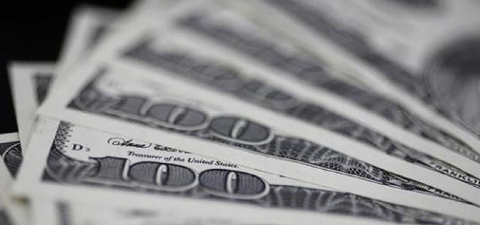 Dólar fecha acima de R$ 5,61 com temores sobre descontrole fiscal