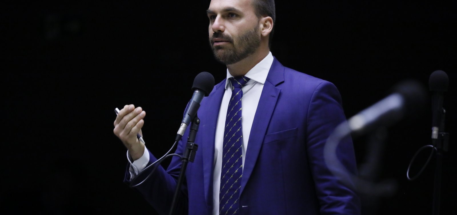 Eduardo Bolsonaro defende atirador preso por matar 2 pessoas em protesto nos EUA