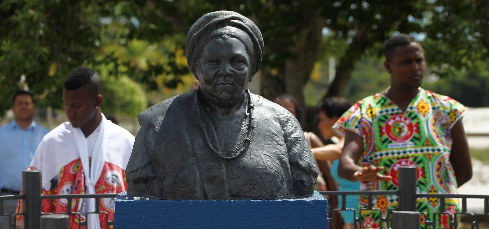 Após atos de vandalismos, Busto de Mãe Gilda será restaurado nos próximos dias