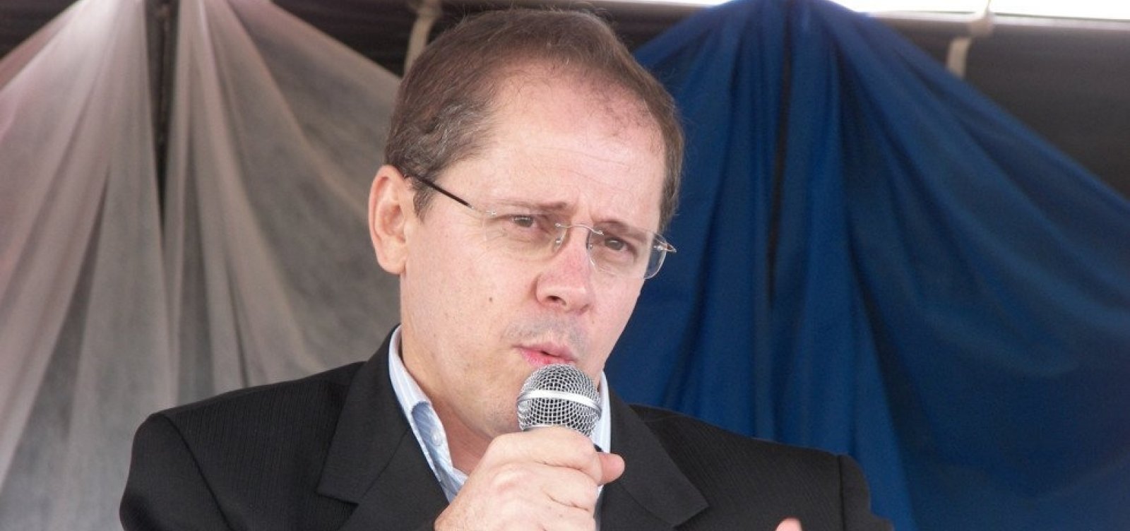 Mirangaba: Justiça determina que prefeito pare de se autopromover em distribuição de cestas básicas