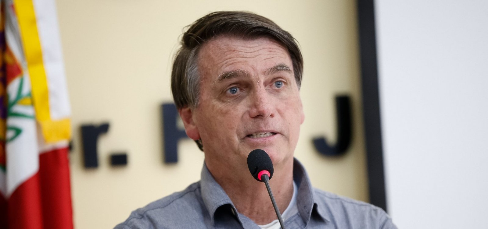 Brasil é país de oportunidades para todos, basta 'acreditar em Deus' e se dedicar aos estudos, diz Bolsonaro