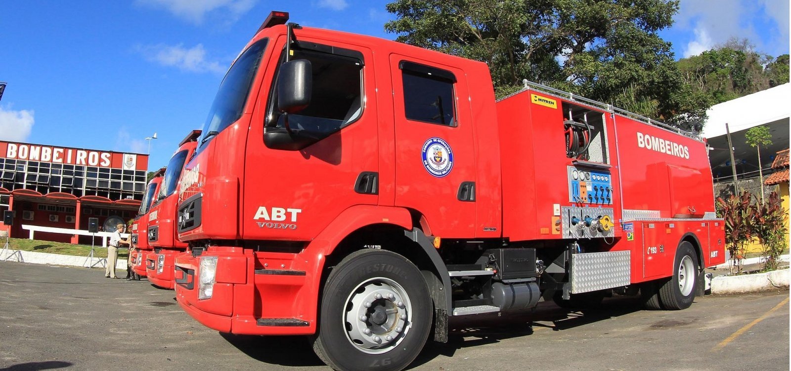 Incêndio atinge loja de autopeças em São Cristóvão na manhã desta segunda