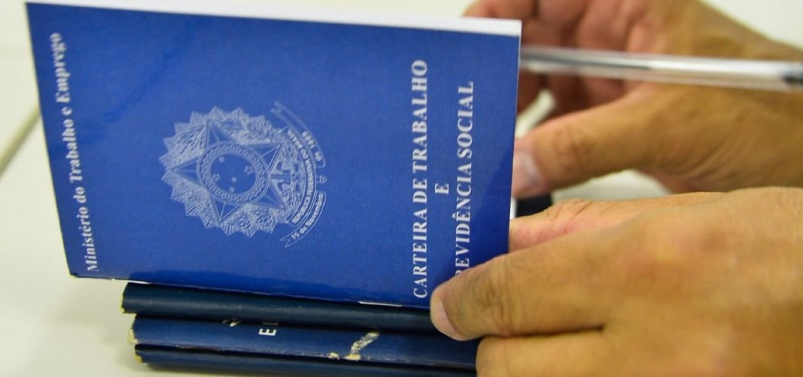Pedidos de seguro-desemprego caem no mês de agosto, mas sobem 7,5% na parcial do ano