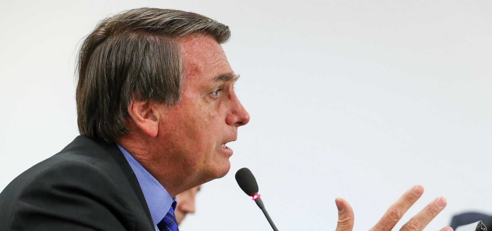 Bolsonaro diz que autorizou notificação a supermercados por preço dos alimentos