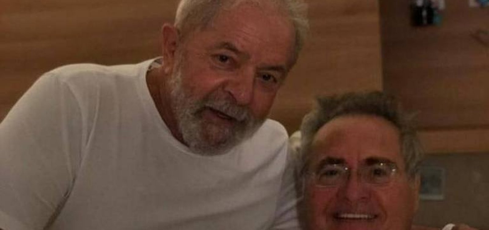 Lula quebra quarentena e visita Renan Calheiros sem máscara no hospital