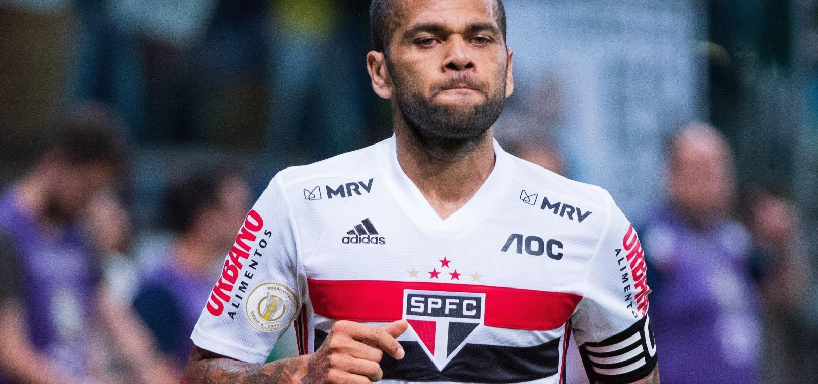 Daniel Alves quer sair do São Paulo, diz site 