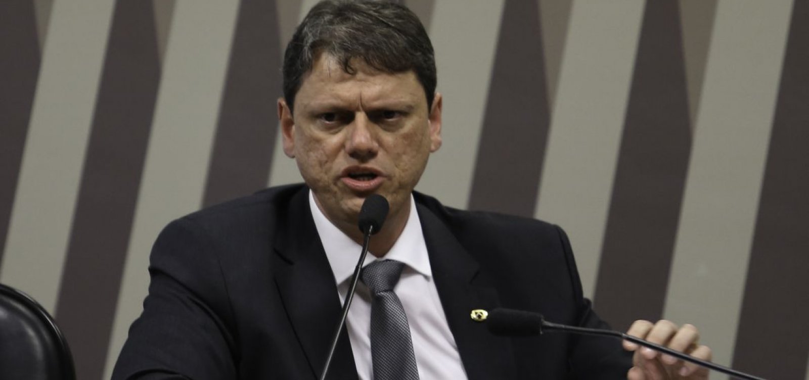Contratos assinados por Tarcísio no Dnit durante gestão Dilma entram na mira da PF