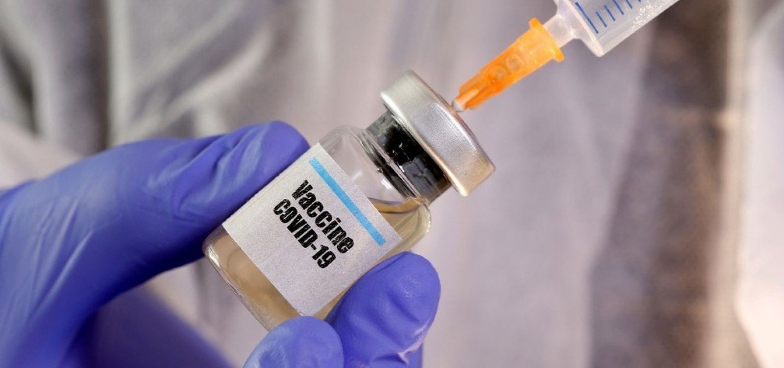 Estudo aponta segurança da vacina chinesa Coronavac, desenvolvida em SP 