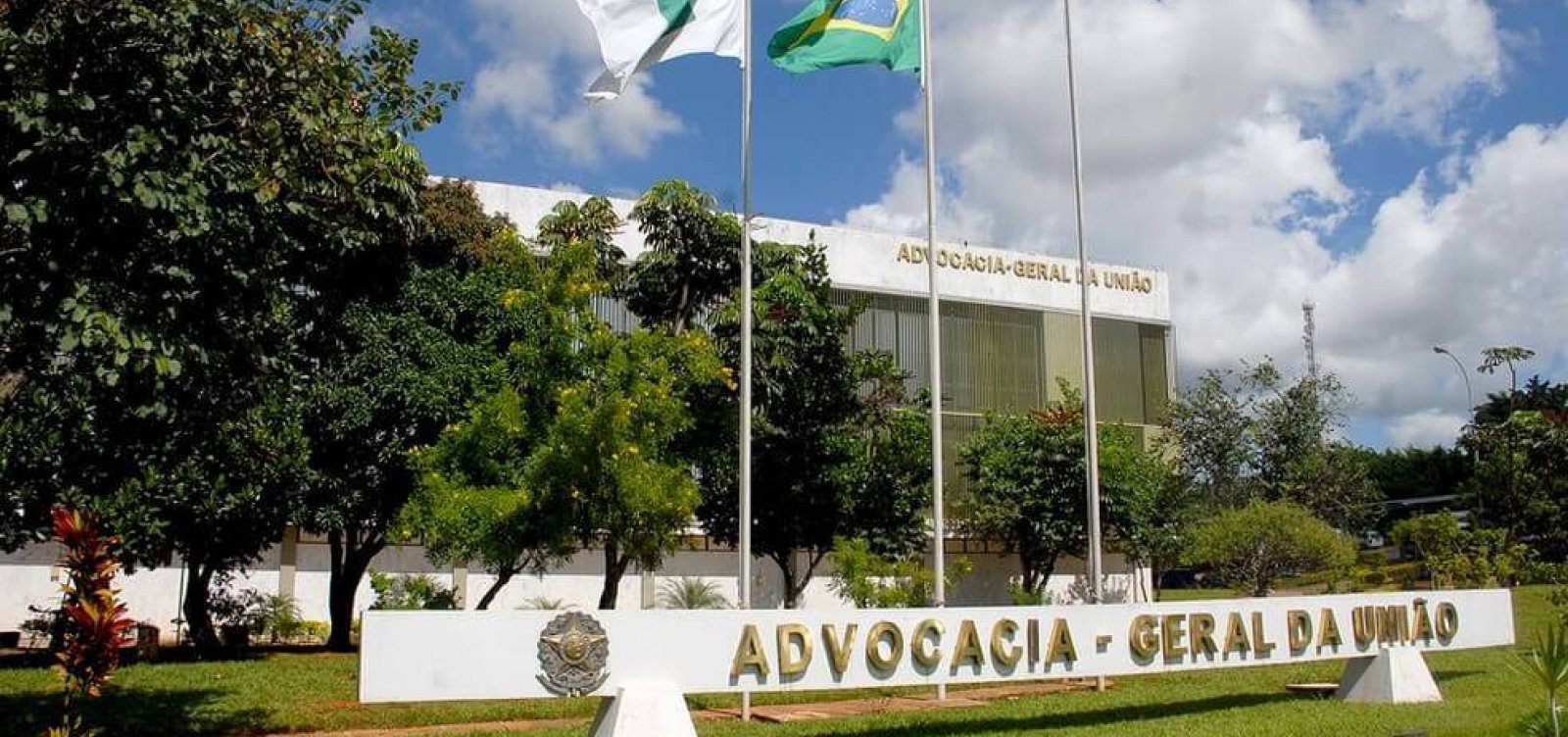 AGU suspende promoções em massa de procuradores federais após repercussão negativa