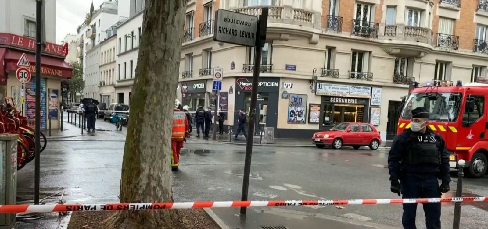 Ataque com faca deixa 4 feridos perto do antigo endereço do Charlie Hebdo, em Paris