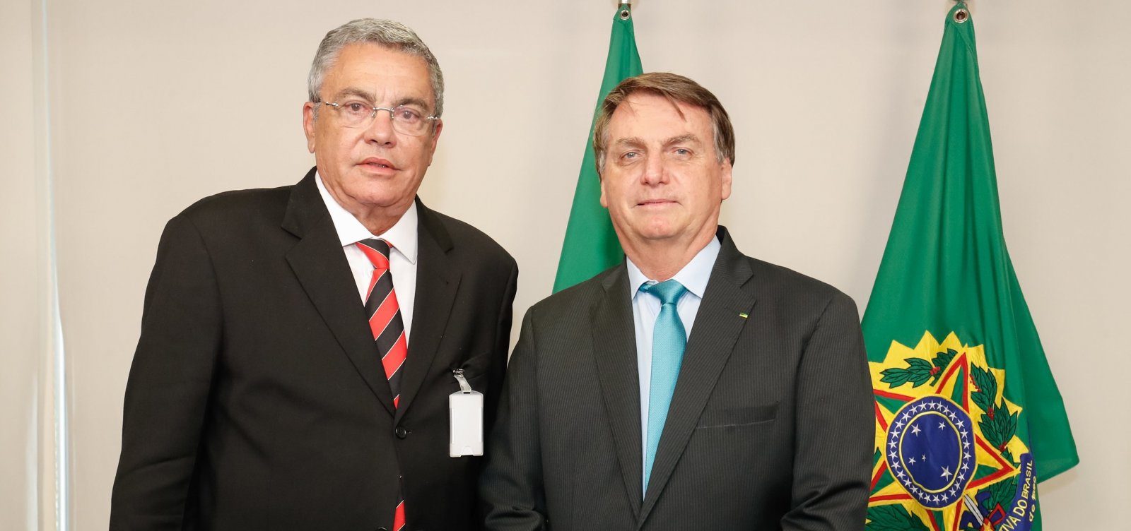 Suspenso pelo STJD, Paulo Carneiro participa de reunião com Bolsonaro