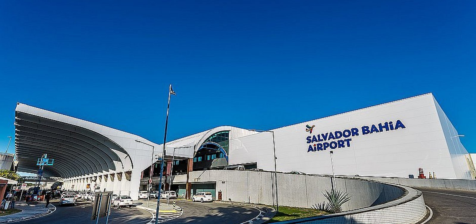 Parapente faz com que voos desviem do aeroporto de Salvador 