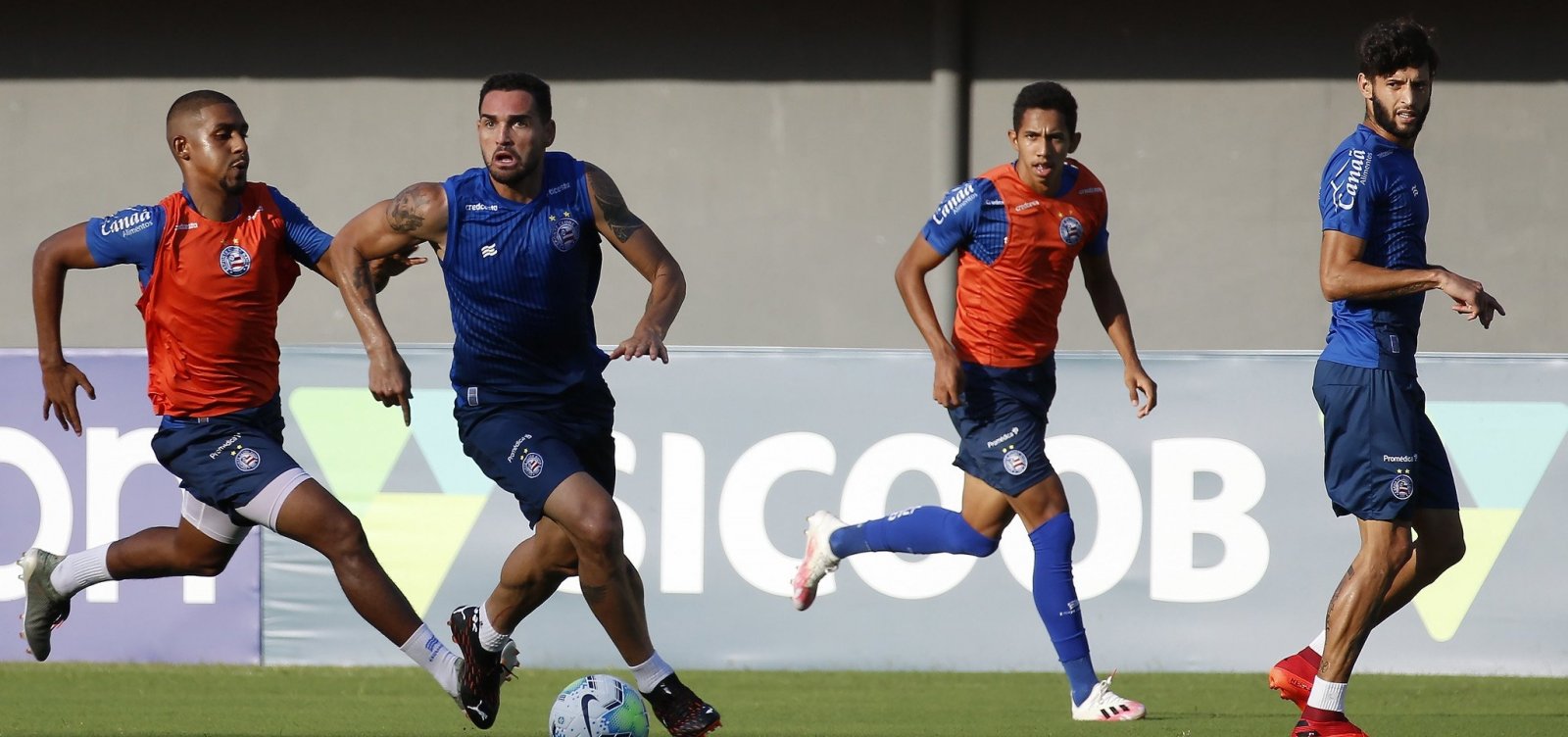 Bahia enfrenta Sport neste domingo e tenta se afastar do Z4