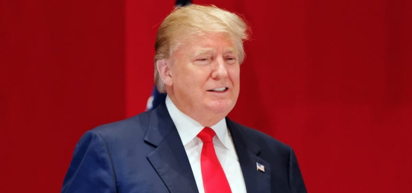 Com coronavírus, Donald Trump deixa hospital para fazer passeio e retorna para internação